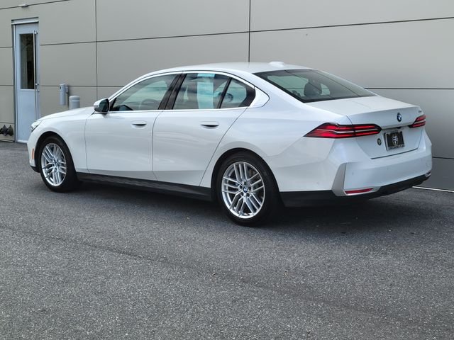 Used 2025 White Metallic BMW 530i image 3