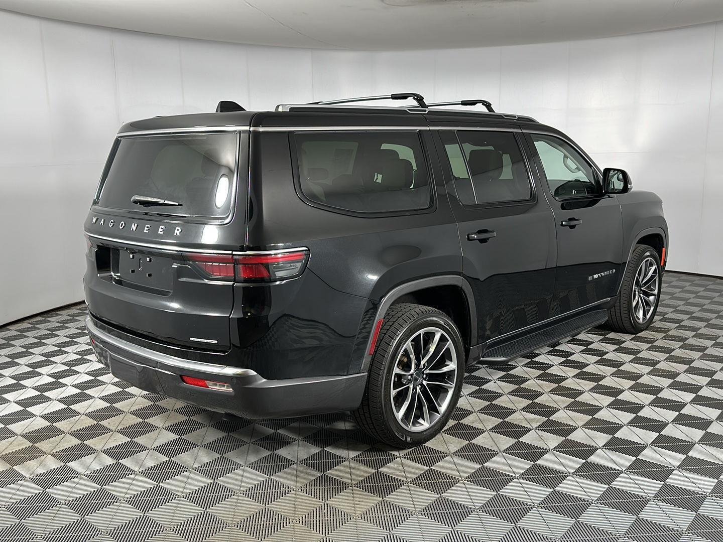Used 2022 Diamond Black Crystal Pearlcoat Jeep Series II image 13