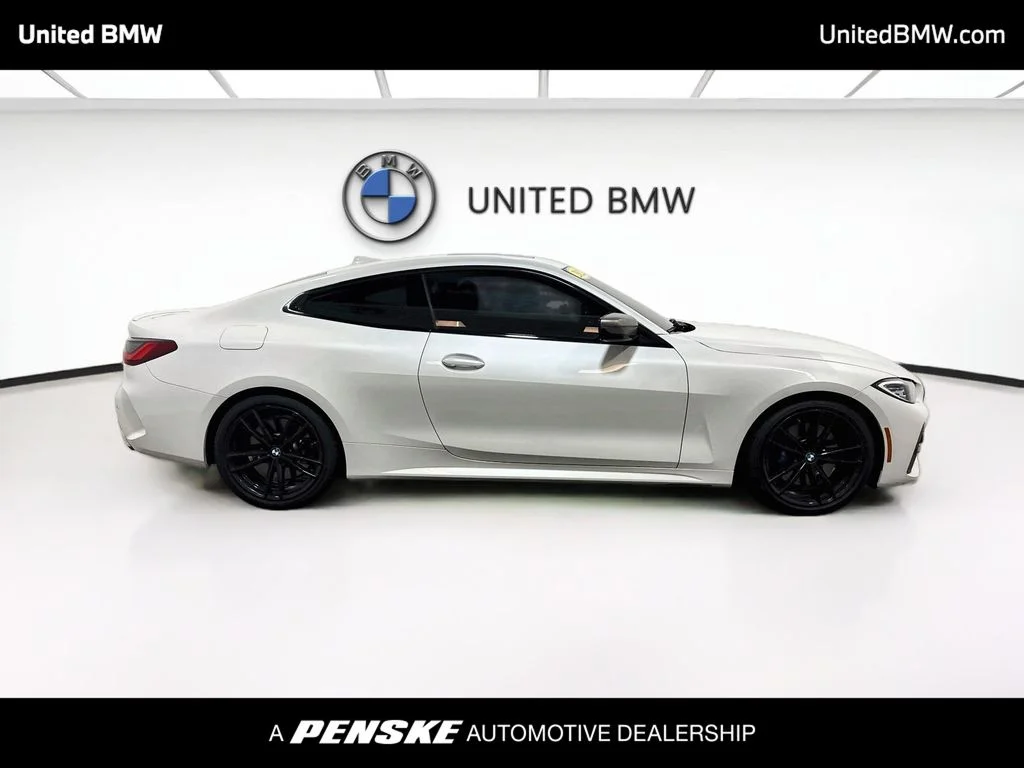 Used 2022 White Metallic BMW M440i image 4