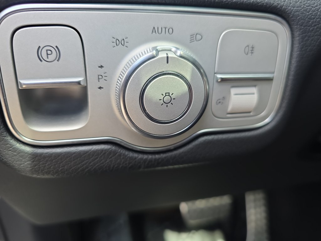 Used 2023 White Mercedes-Benz GLE 53 AMG® image 29