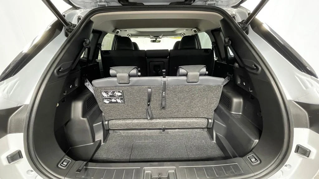 New 2026 White Diamond/Black Roof Mitsubishi TRAIL EDITION S-AWC image 36