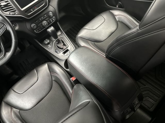 Used 2019 Blue Jeep Trailhawk image 25