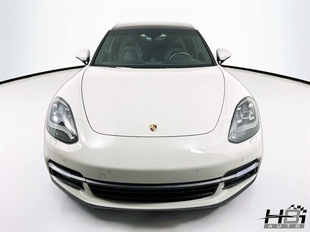 Used 2018 White Porsche 4 image 3
