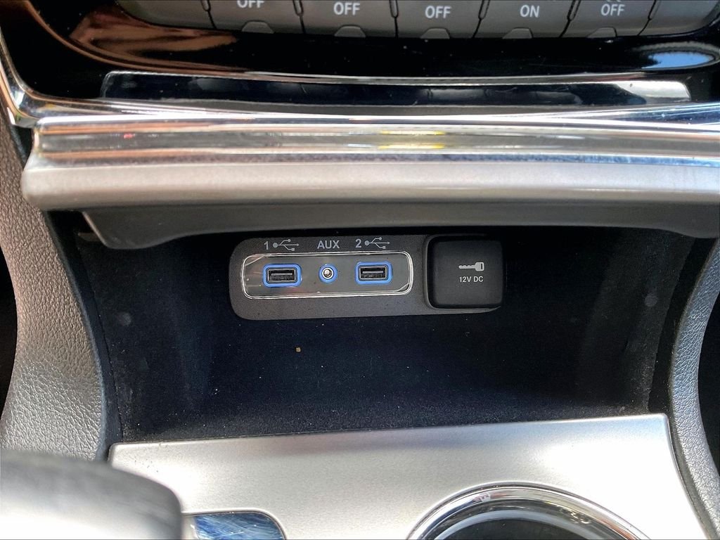 Used 2020 Black Jeep Laredo E image 12