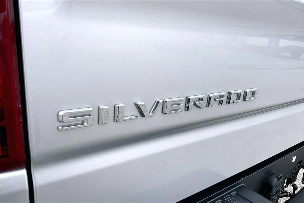 Used 2022 Silver Chevrolet RST image 36