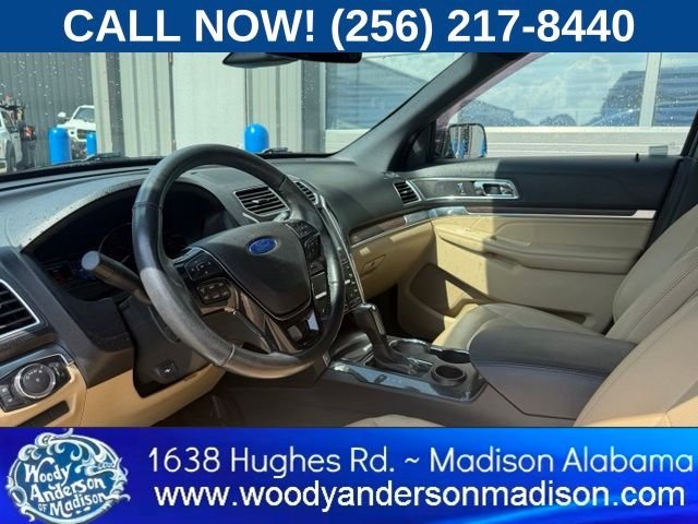 Used 2017 Blue Jeans Metallic Ford Limited image 8