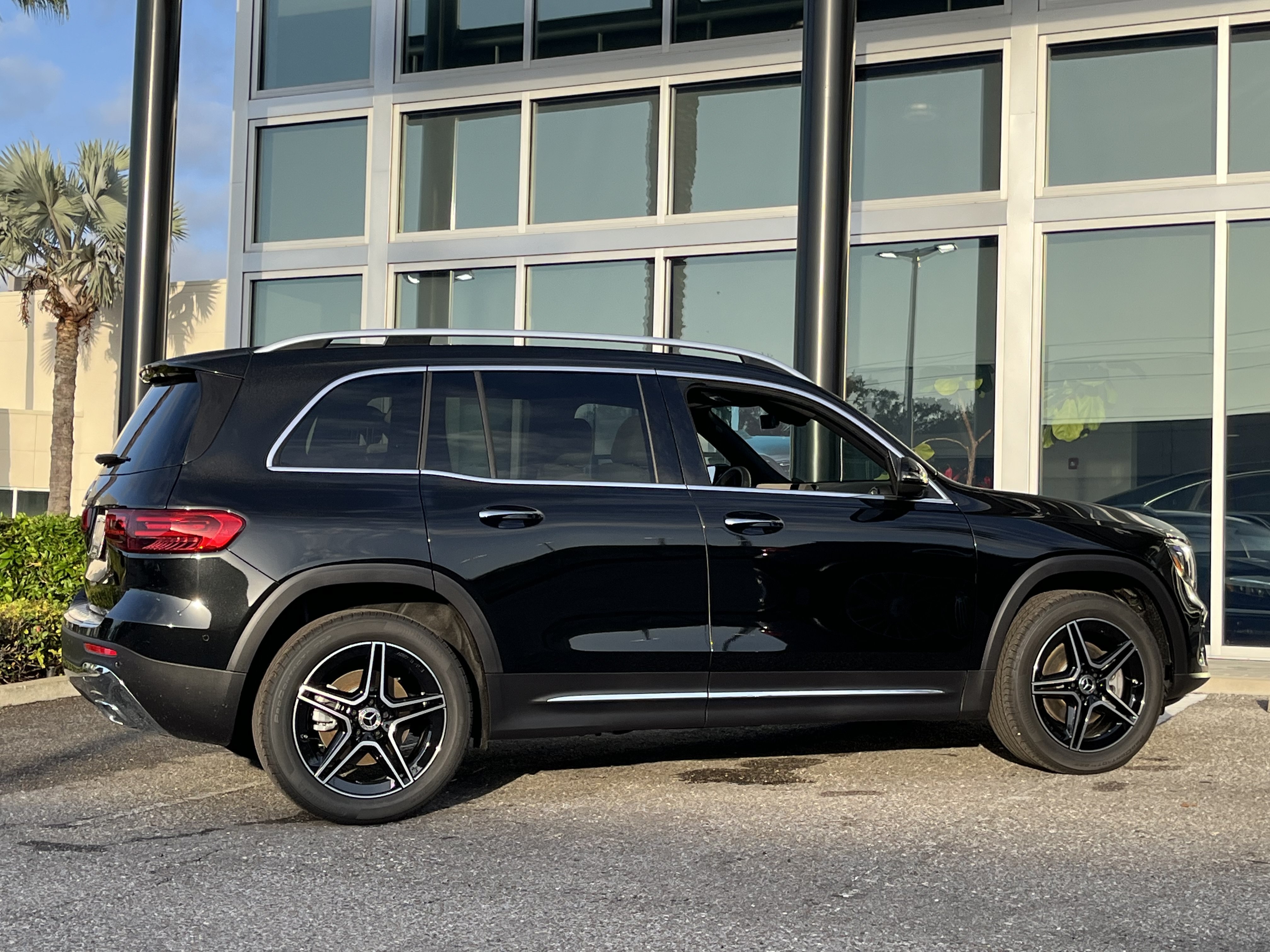 New 2026 Cosmos Black Metallic Mercedes-Benz GLB 250 image 5