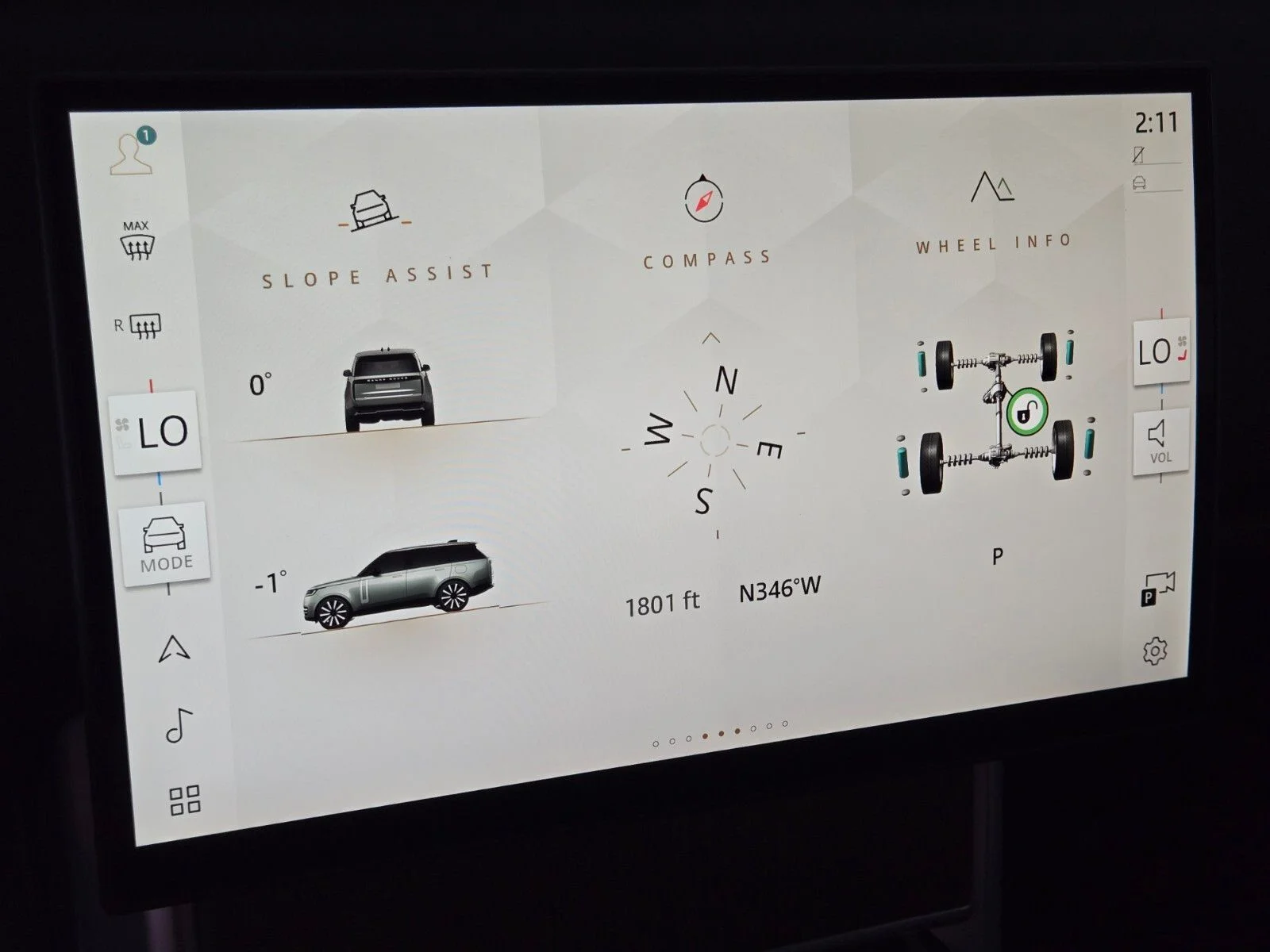 New 2026 Fuji White Land Rover SE image 30