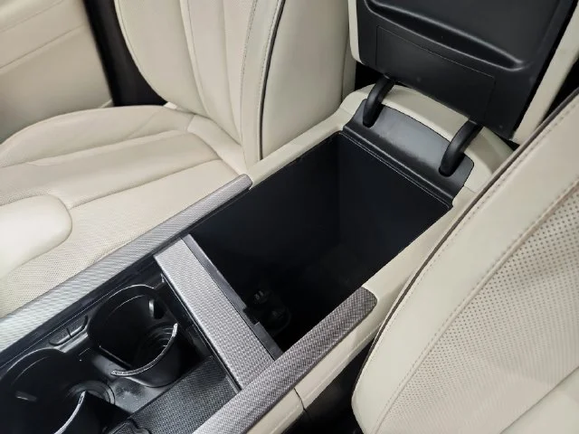 Used 2020 White Hyundai Limited image 30