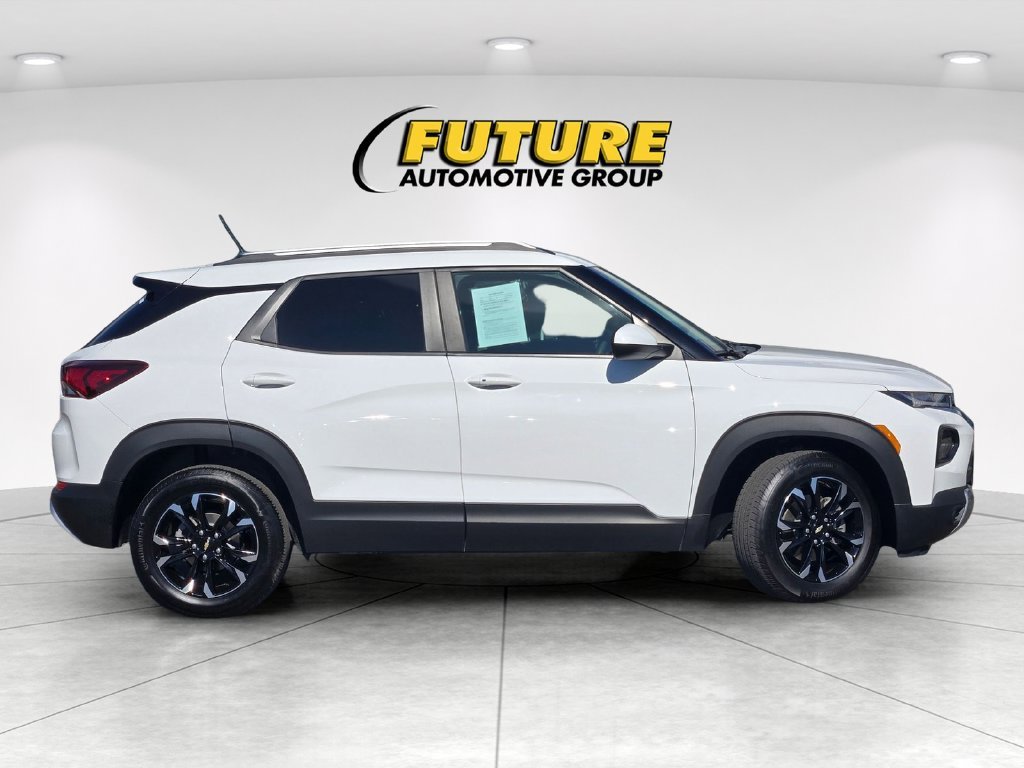 Used 2023 White Chevrolet LT image 3