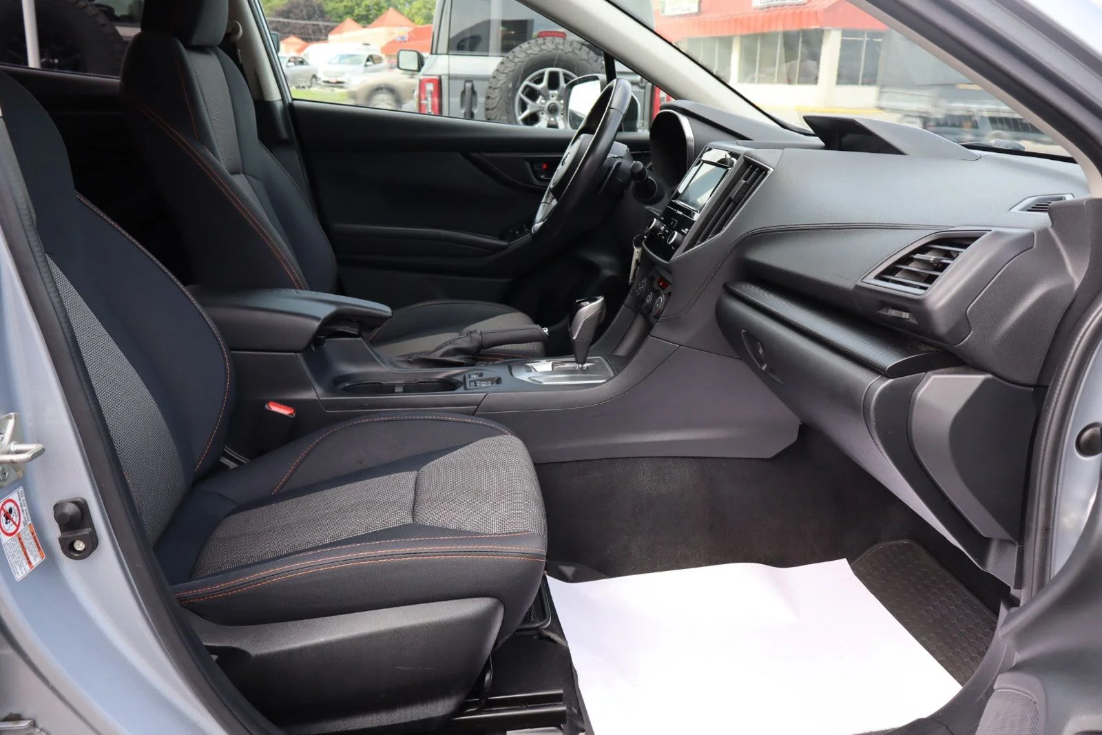 Used 2018 Ice Silver Metallic Subaru 2.0i Premium image 38
