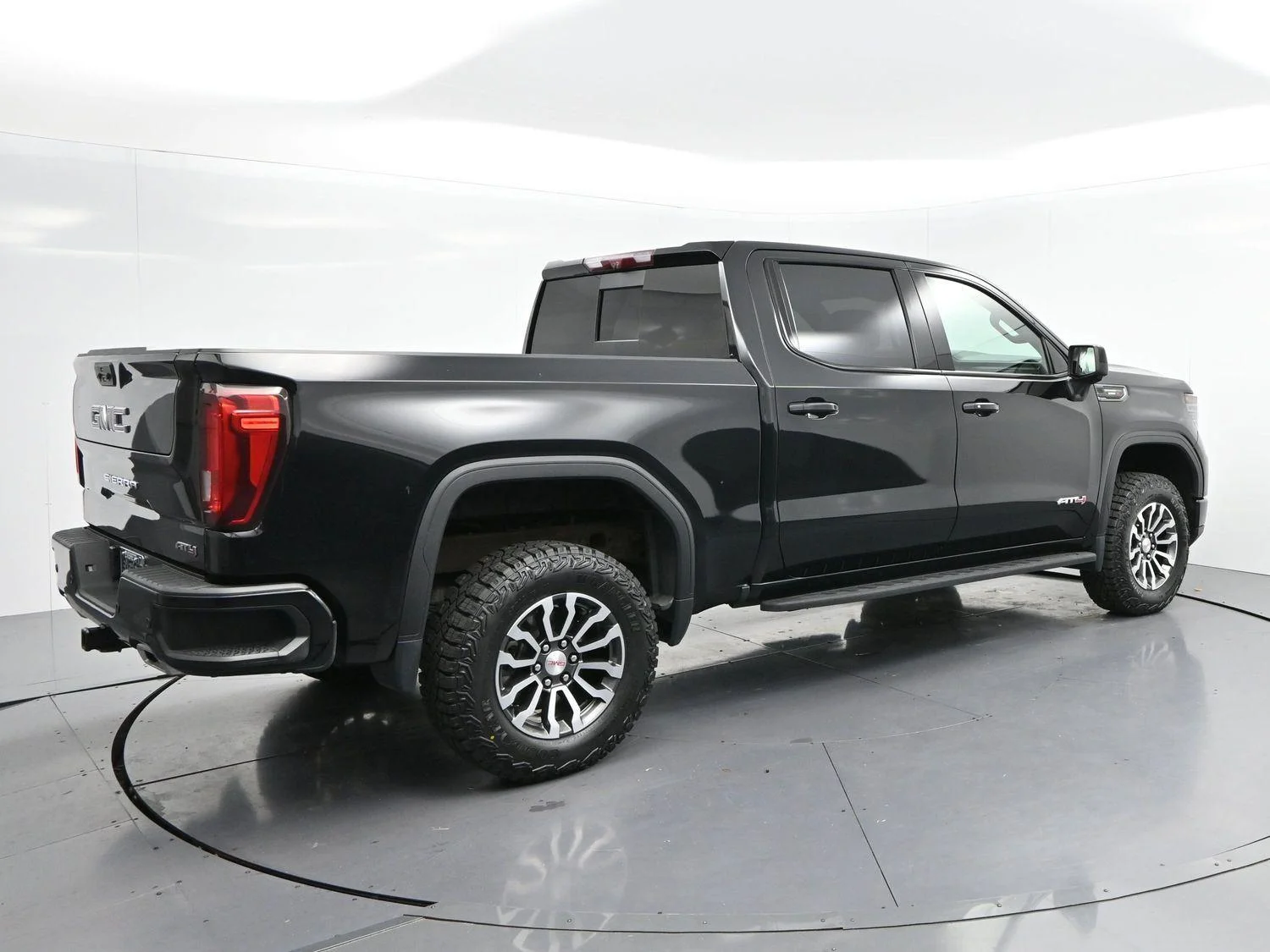 Used 2023 Onyx Black GMC AT4 image 7