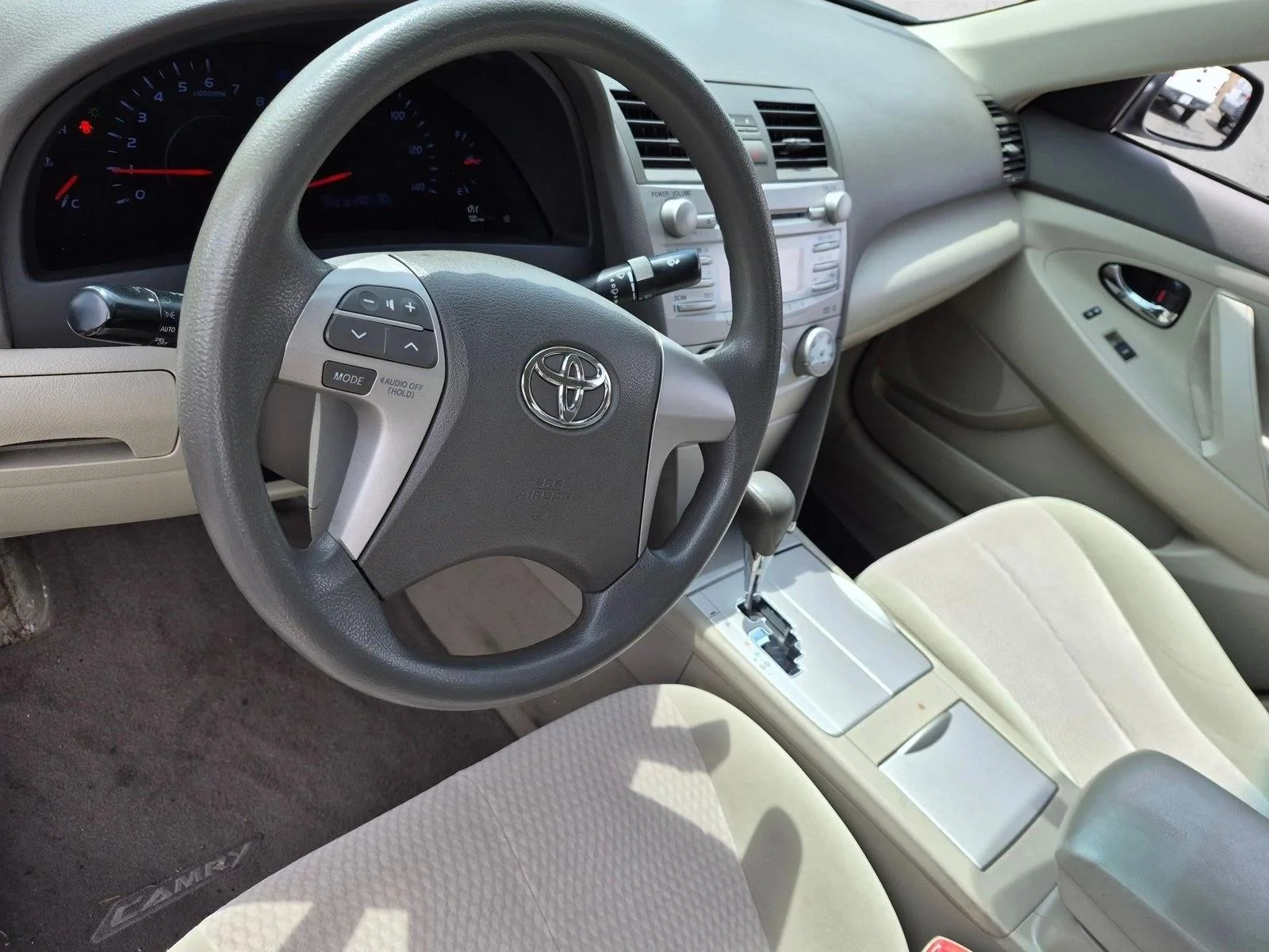 Used 2011 Magnetic Gray Metallic Toyota LE image 9