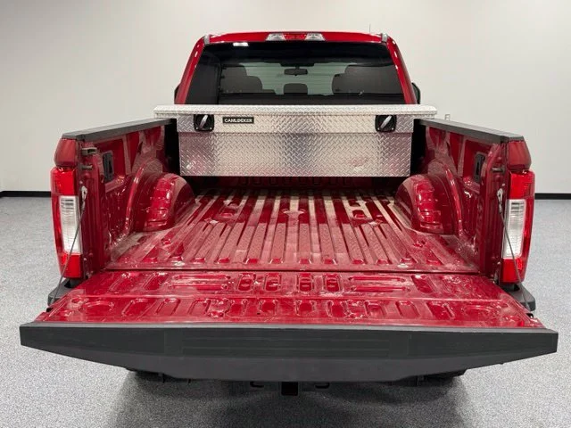 Used 2017 Red Ford XLT image 8