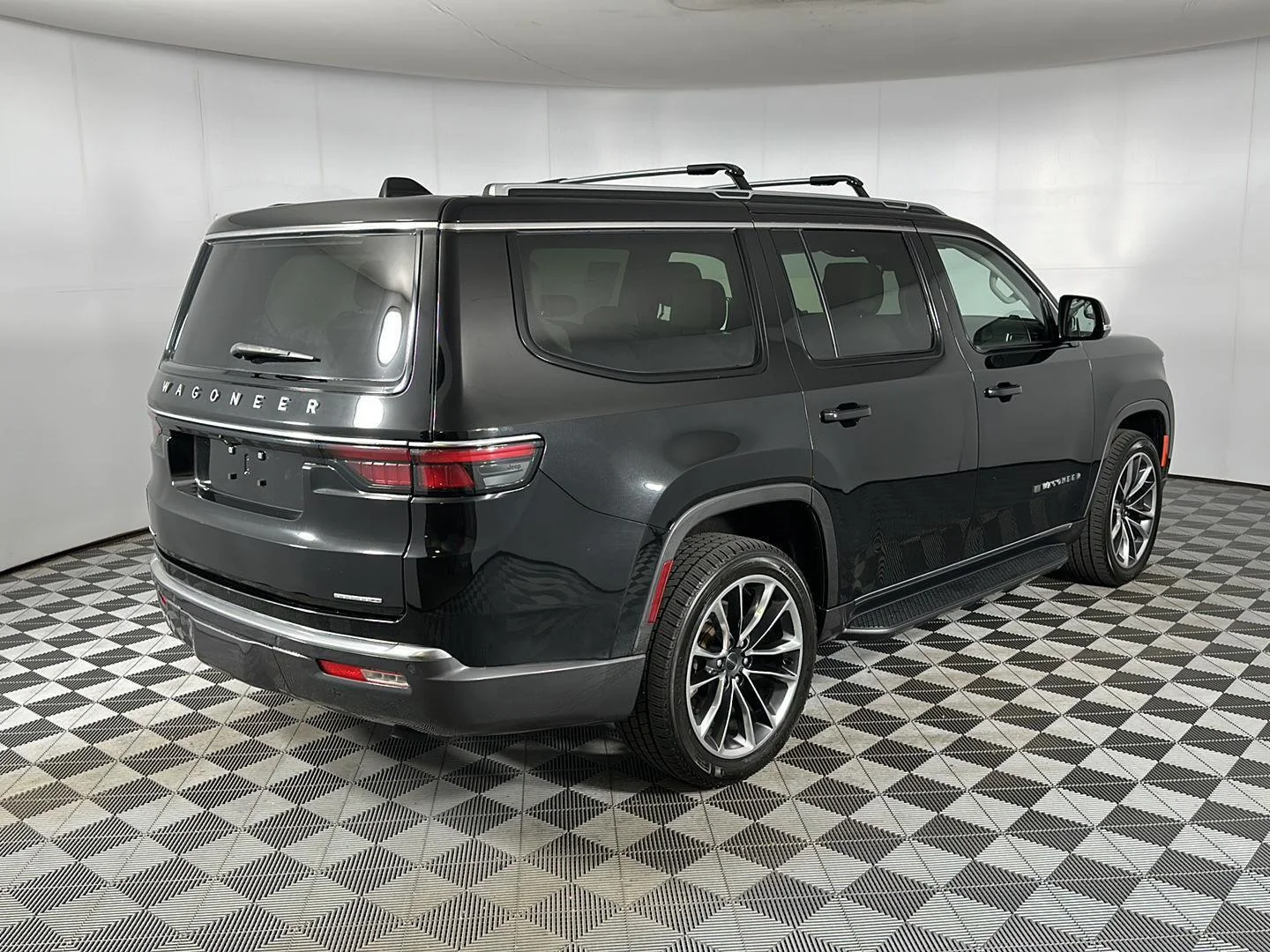 Used 2022 Diamond Black Crystal Pearlcoat Jeep Series II image 13