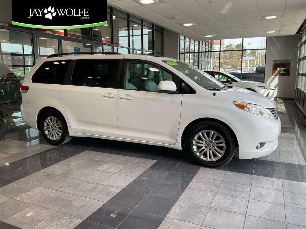 2012 Toyota Sienna XLE