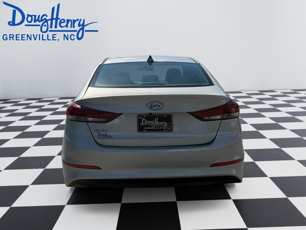 Used 2018 Beige Hyundai SEL image 4