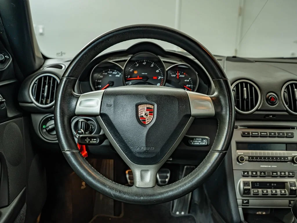 Used 2007 Arctic Silver Metallic Porsche  image 31