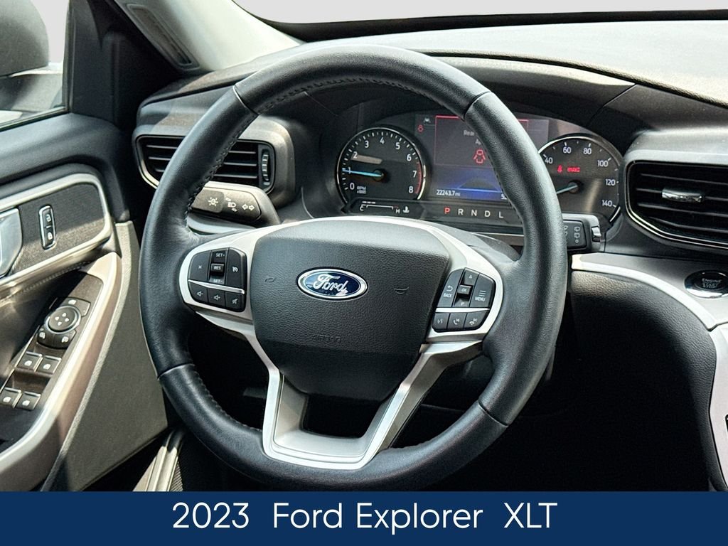 Used 2023 Silver Ford XLT image 27