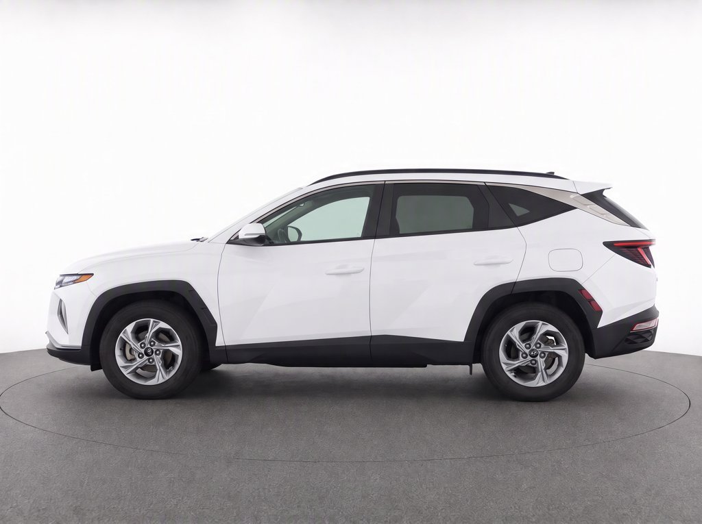 Used 2023 White Hyundai SEL image 6