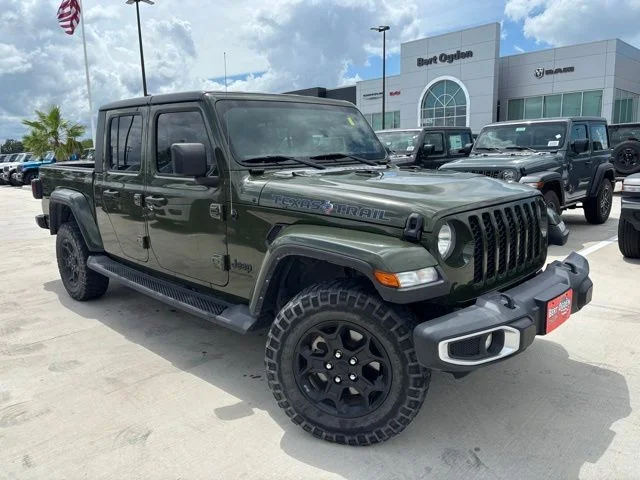 Used 2023 Green Jeep Texas Trail image 1