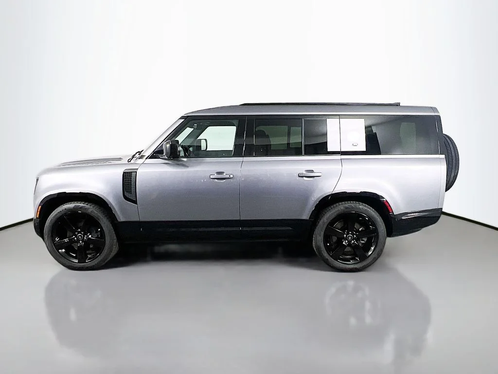 2024 Land Rover Defender X-Dynamic SE - Photo 8