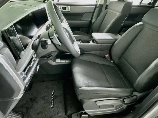 New 2027 Silver Hyundai SE image 9