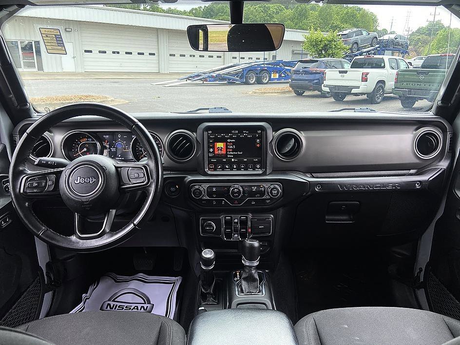 Used 2022 Silver Zynith Clearcoat Jeep Unlimited Willys image 16