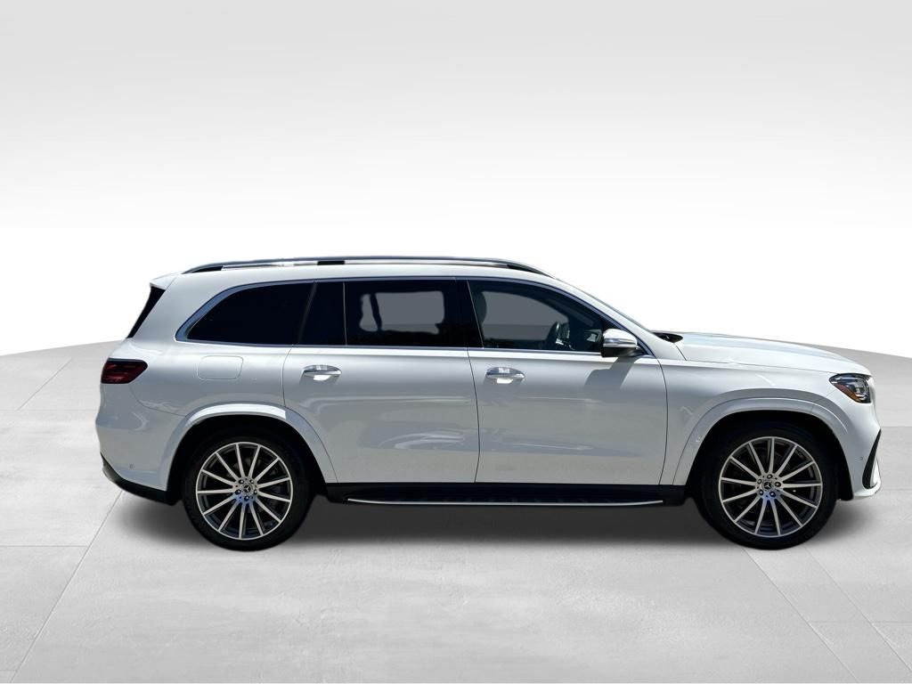 Used 2025  Mercedes-Benz GLS 580 image 6