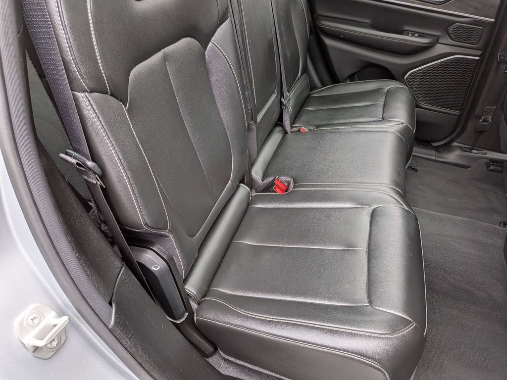 Used 2024 Silver Jeep 4xe image 28