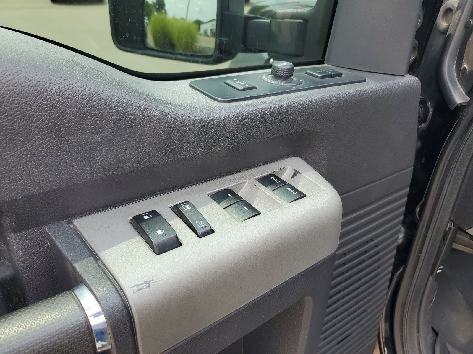 Used 2016 Black Ford Lariat image 13