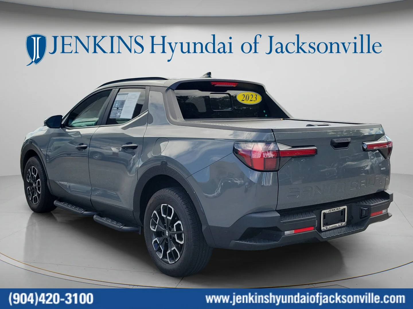 Used 2023 Hampton Gray Hyundai SEL image 5