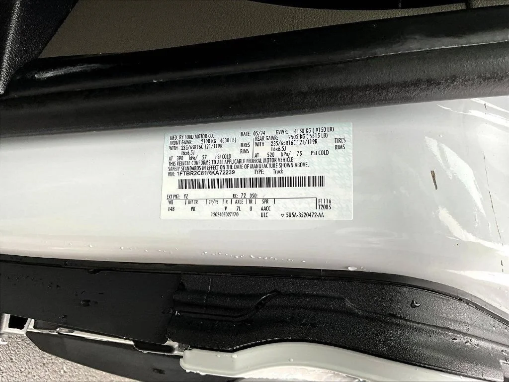 Used 2024 Oxford White Ford Base image 21