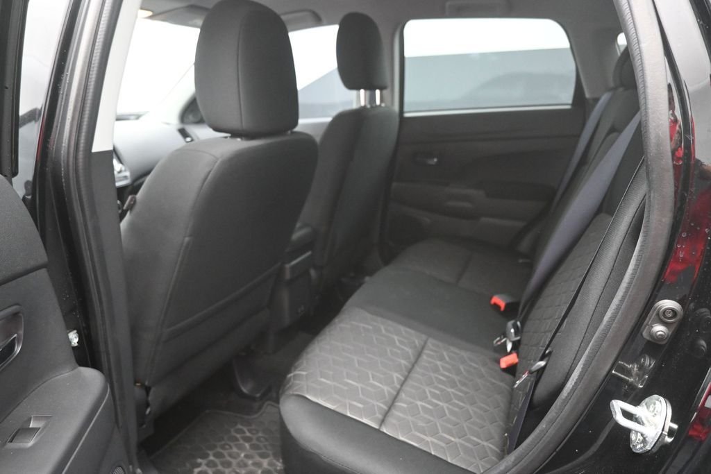 Used 2025  Mitsubishi 2.0 S image 25