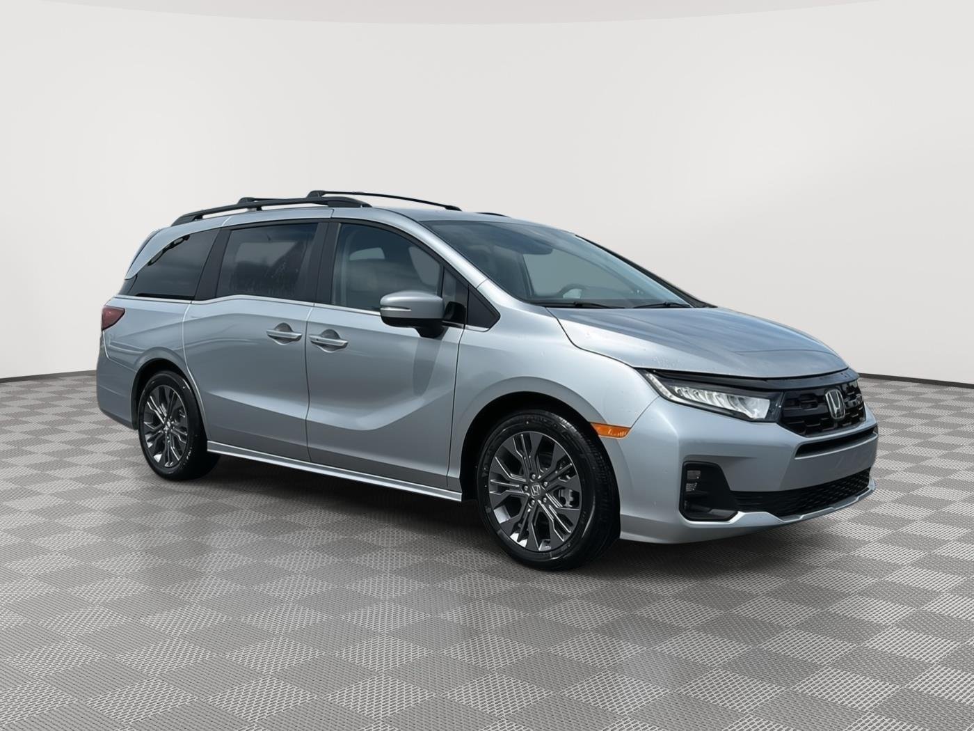 2026 Honda Odyssey Touring's photo