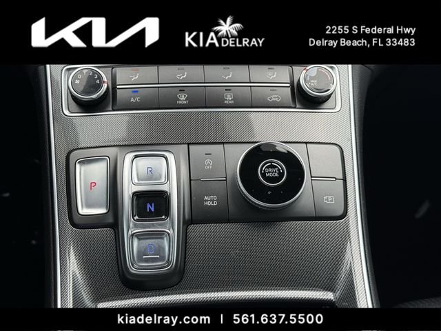 Used 2023 Silver Hyundai SE image 21