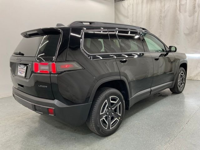 New 2026 Diamond Black Crystal Pearl-Coat Exterior Paint Jeep Laredo image 7