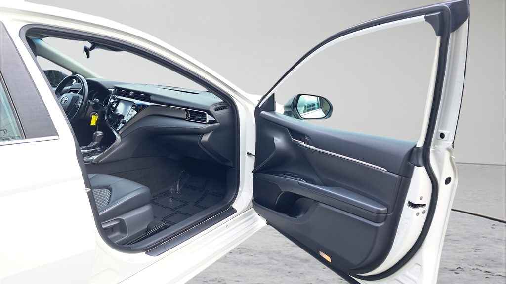 Used 2019 White Toyota SE image 15