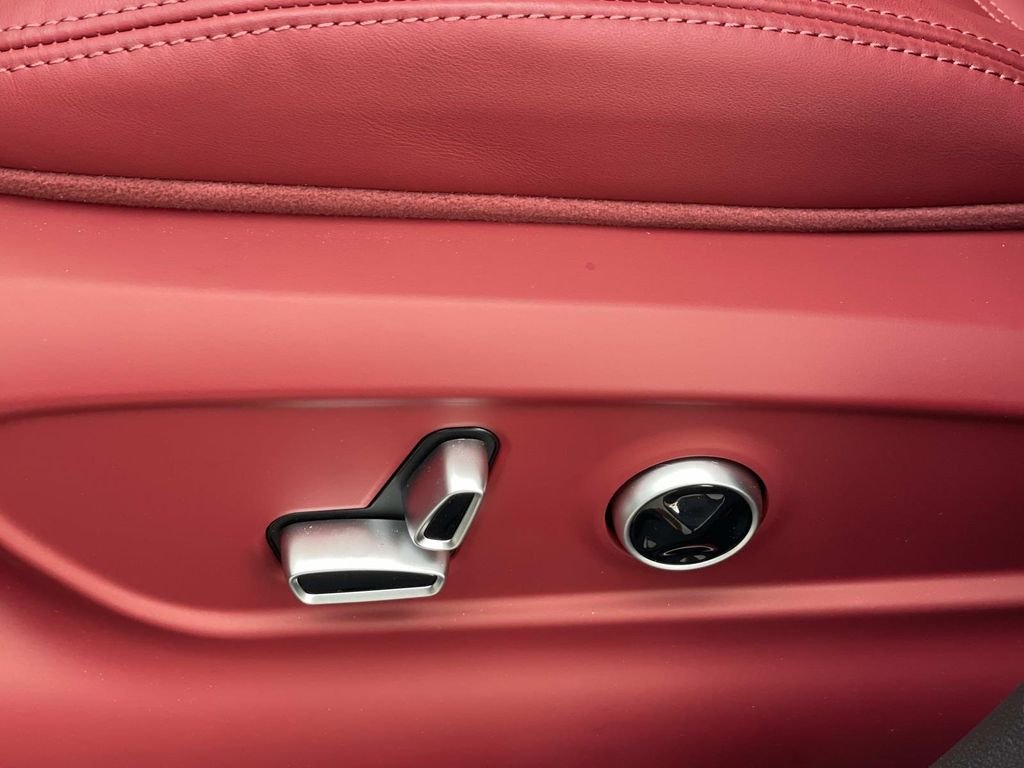 2026 Maserati Grecale Modena V6 - Photo 17