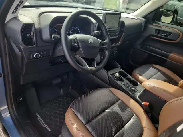 Used 2024 Gray Ford Badlands image 18