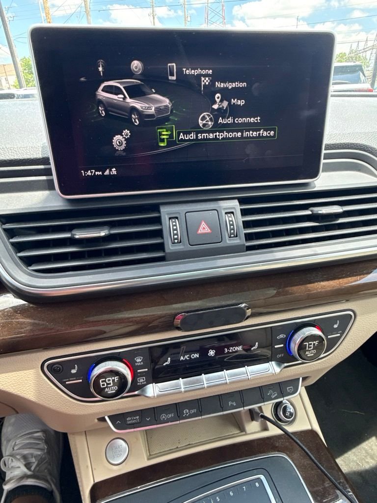 Used 2019 Manhattan Gray Metallic Audi 2.0T Premium Plus image 8