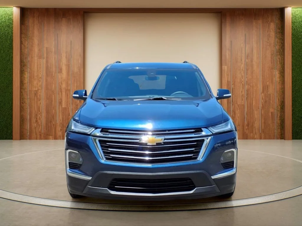 Used 2022 Northsky Blue Metallic Chevrolet LT Cloth image 2