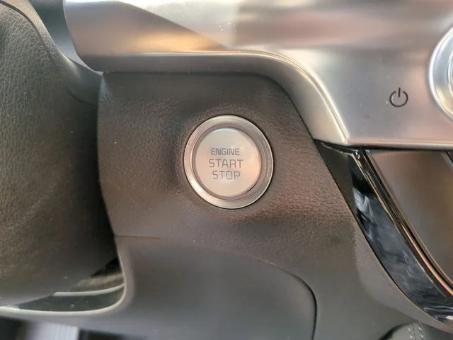 Used 2020 White Kia SX image 30