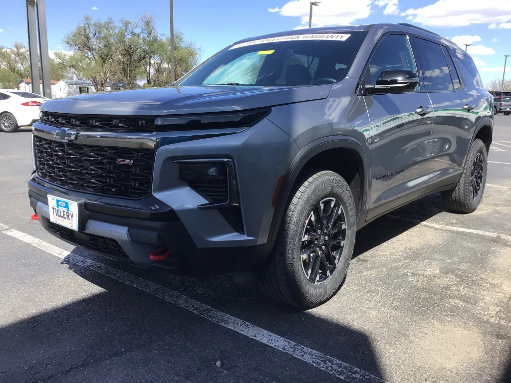 Used 2025 Sterling Gray Metallic Chevrolet Z71 image 3