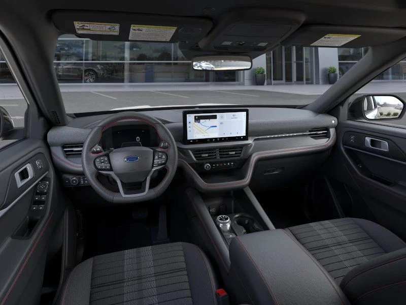 New 2026 Star White Metallic Tri-Coat Ford ST-Line image 9