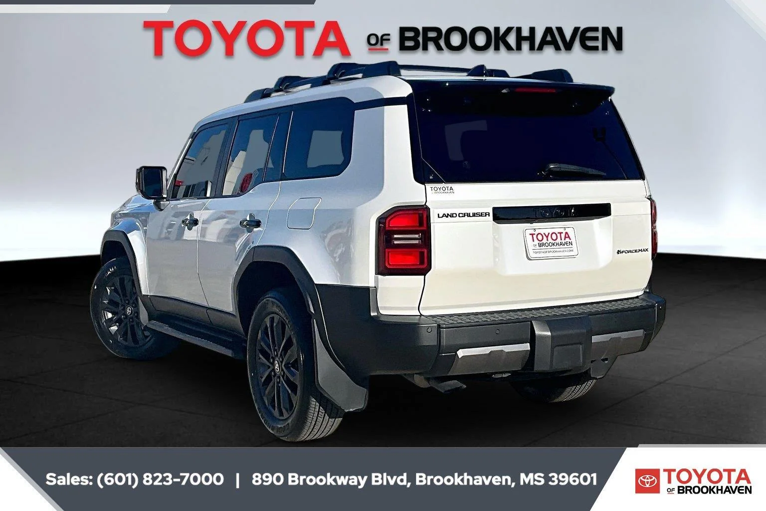 Used 2025 Wind Chill Pearl Toyota Base image 2