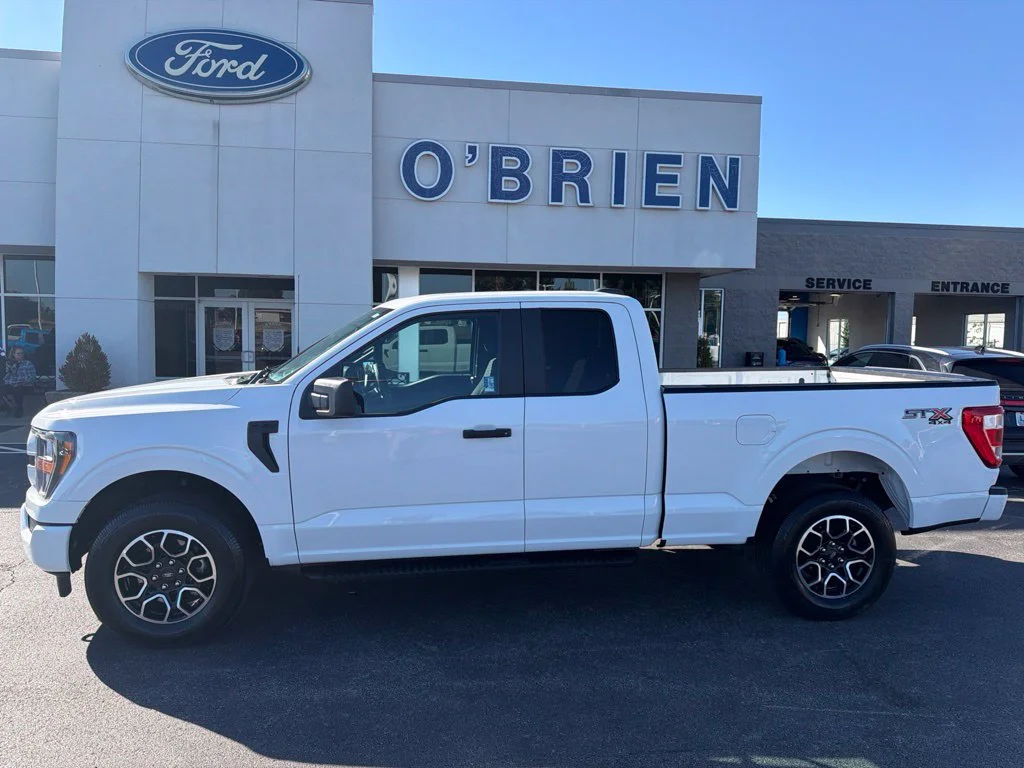 Used 2023 Oxford White Ford XL image 2