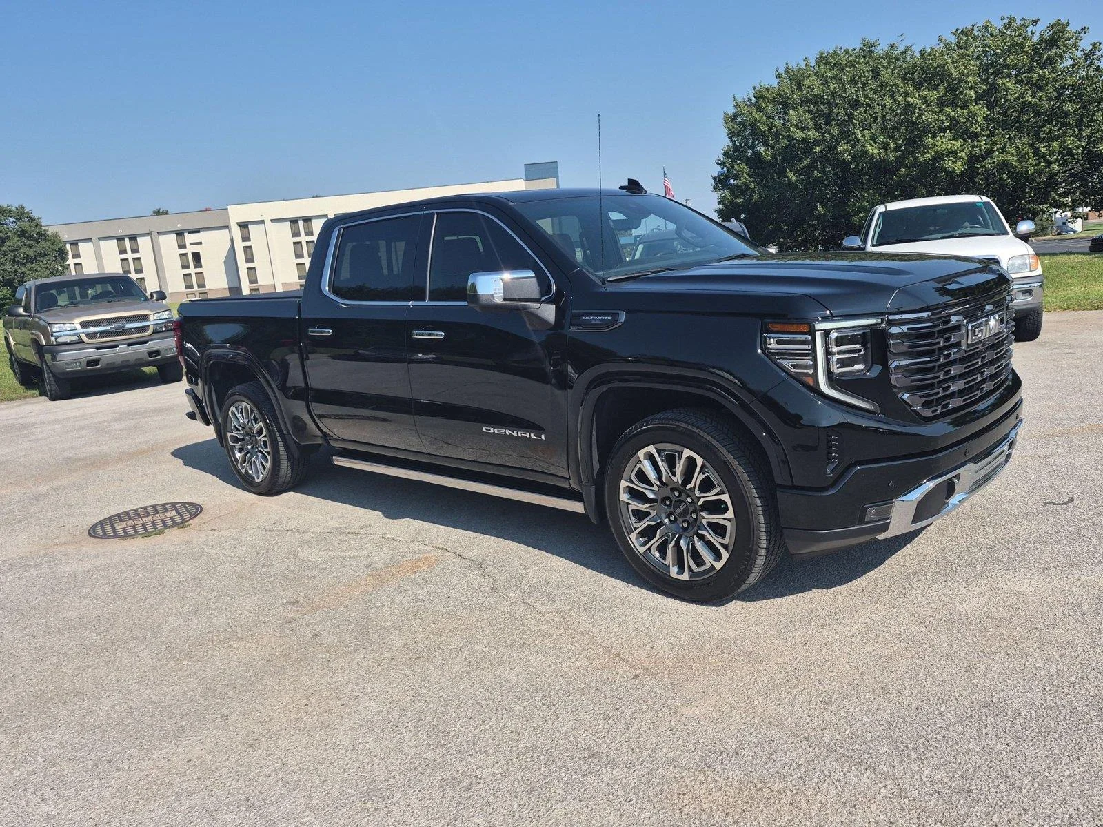 Used 2026 Onyx Black GMC Denali Ultimate image 7