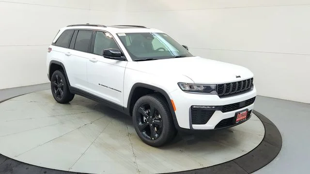 New 2026 Bright White Clear-Coat Exterior Paint Jeep Limited image 14