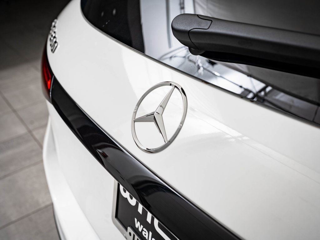 Certified Used 2025 Polar White Mercedes-Benz GLC 300 image 17
